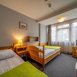 Pokój typu standard z dwoma pojedynczymi łóżkami
